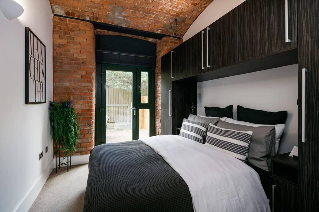 Apartment Cavern By The Heim Residences