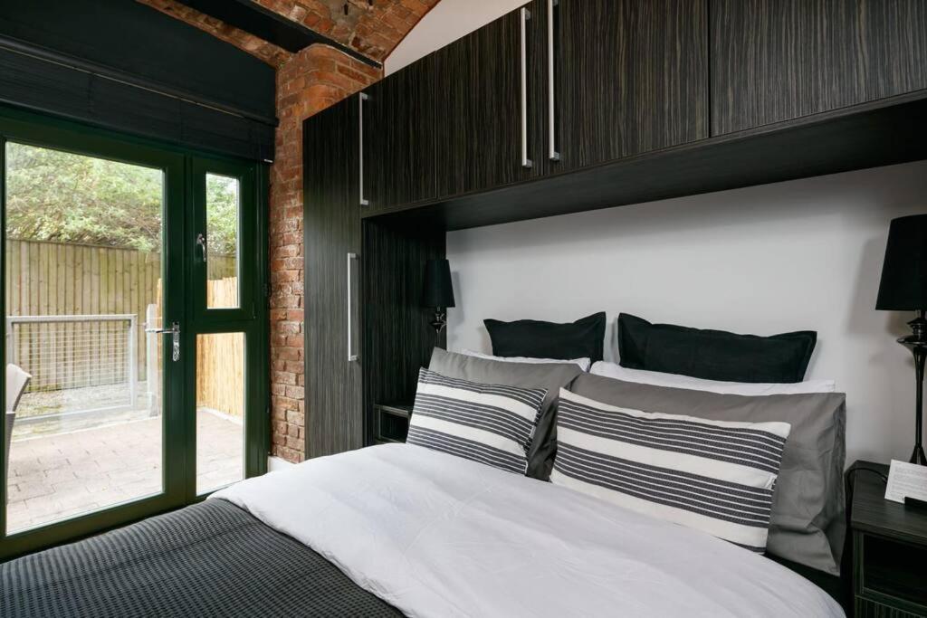 Cavern By The Heim Residences *