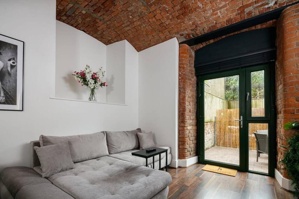 Cavern By The Heim Residences Apartment *
