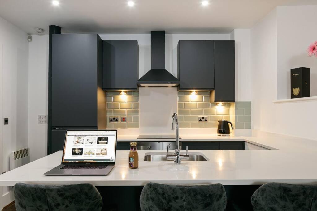 Apartment Cavern By The Heim Residences *