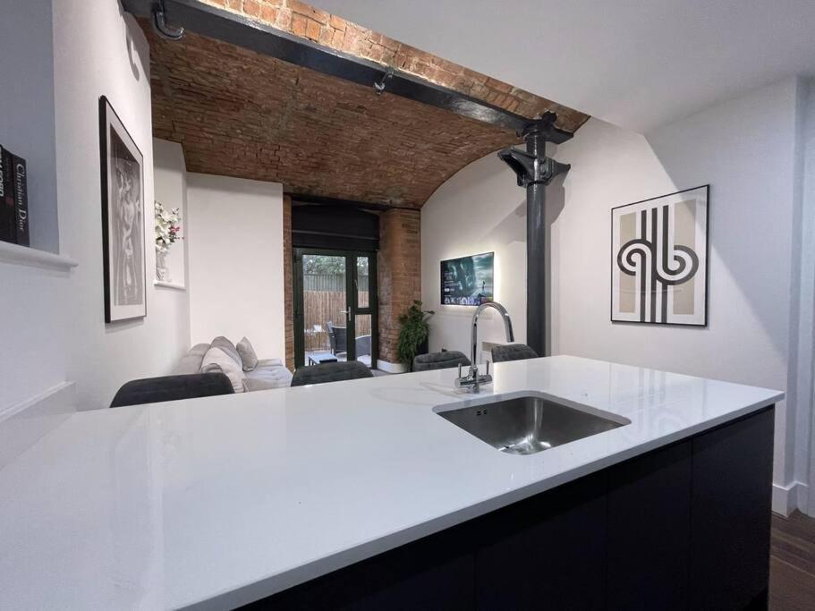 Cavern By The Heim Residences