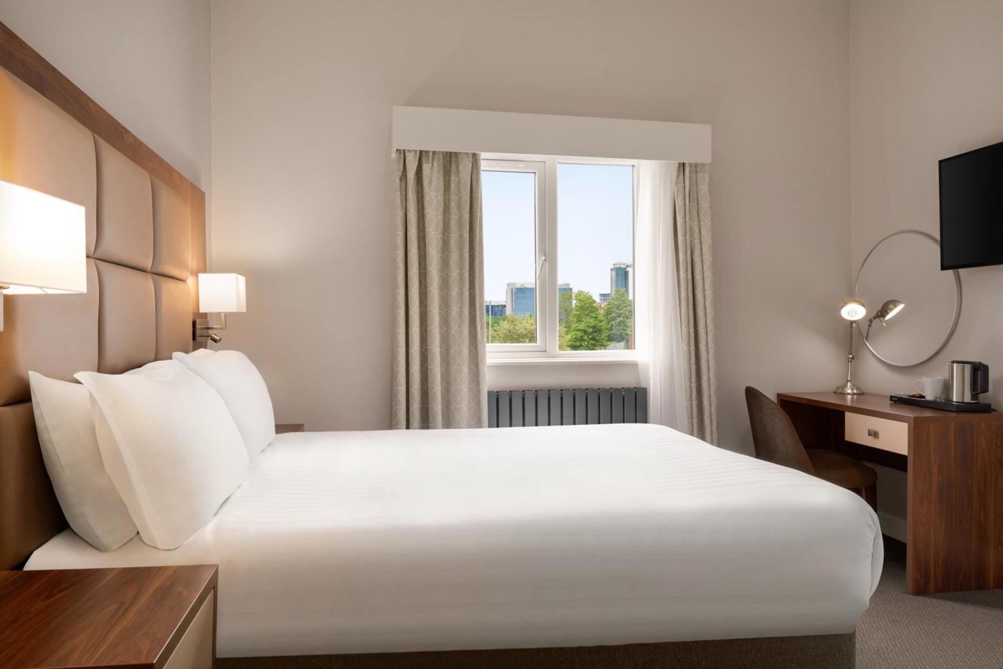 Hotel Trafford Hall Manchester, Trademark Collection By Wyndham 3*