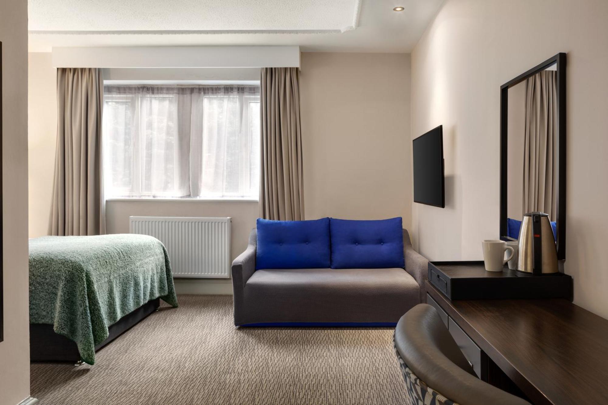 Trafford Hall Manchester, Trademark Collection By Wyndham 3* Manchester