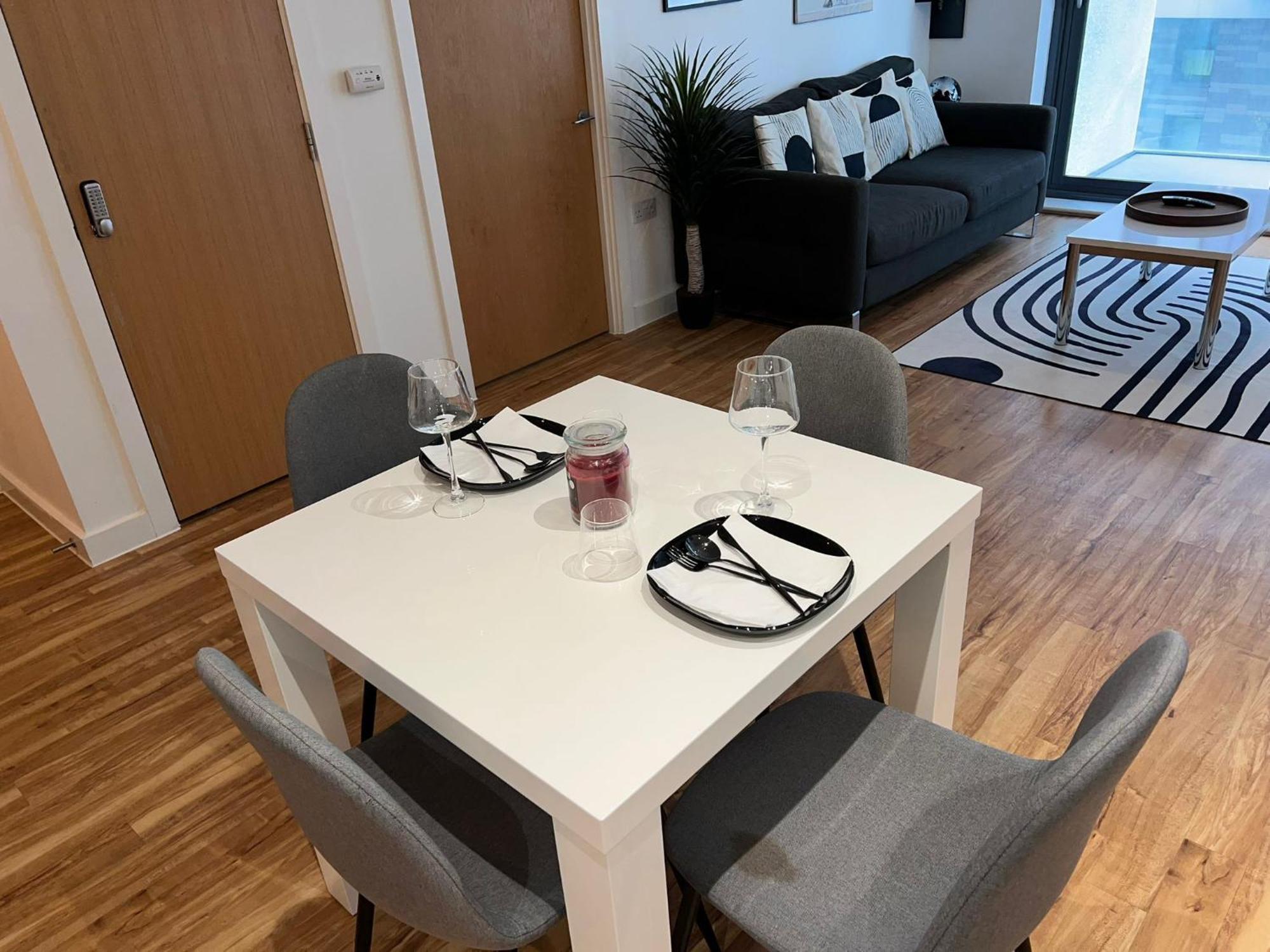 Waterside Retreat * Manchester