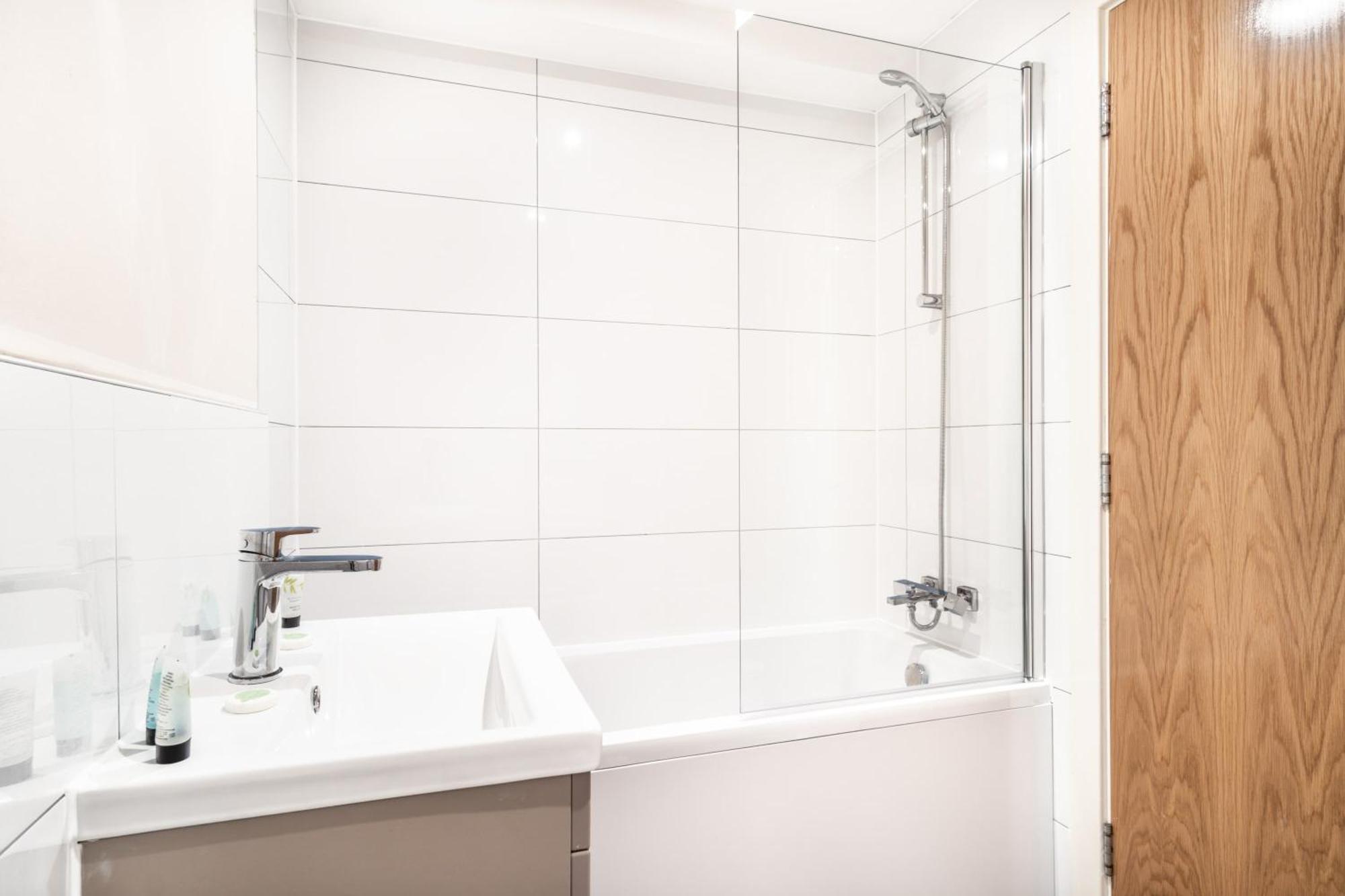 Bright & Stylish 2 Bed In Apartment Manchester