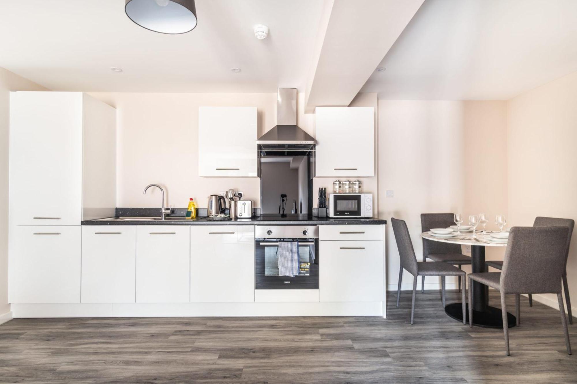 Bright & Stylish 2 Bed In Manchester