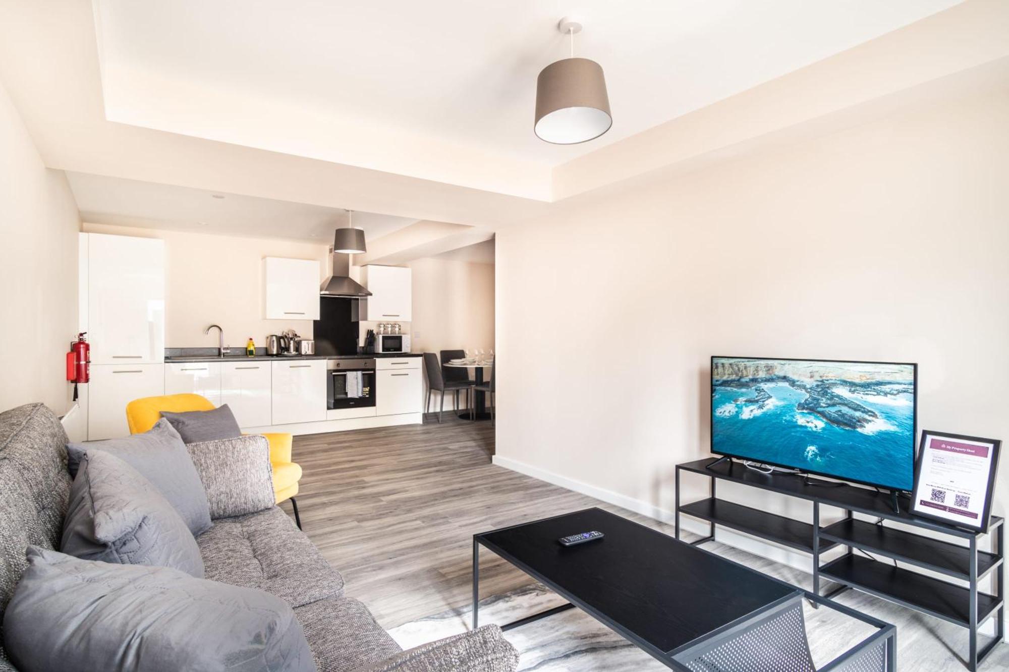 Bright & Stylish 2 Bed In *