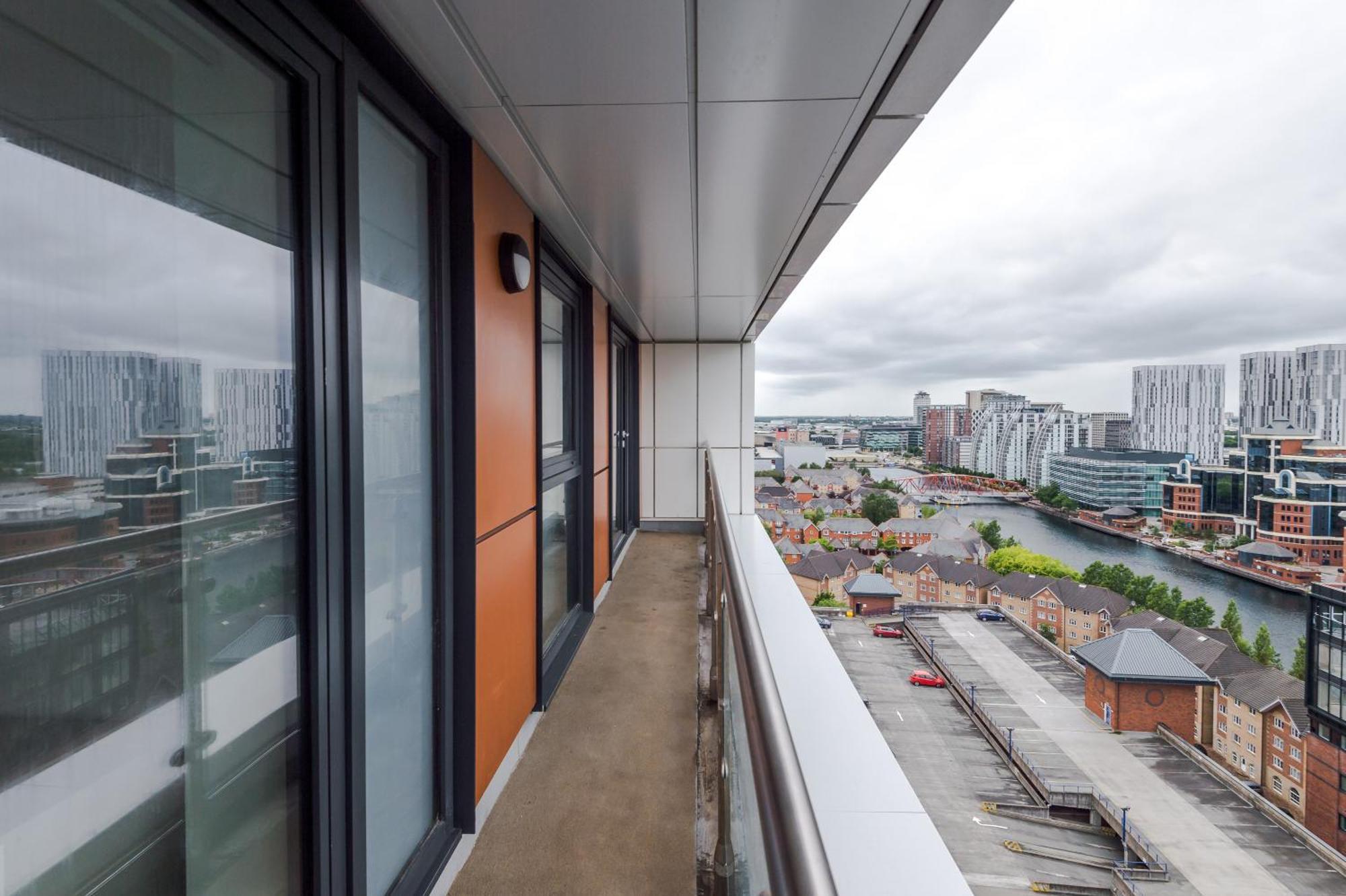Apartment Panoramic Quayside View *