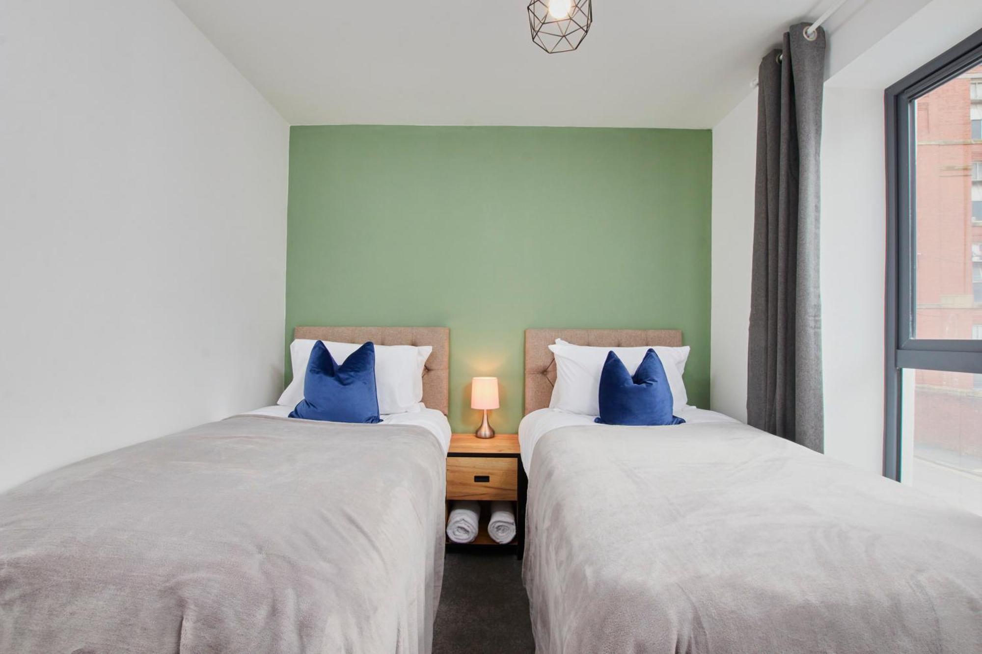 Holiday home Purestay Manchester: 5-bedroom Business Haven