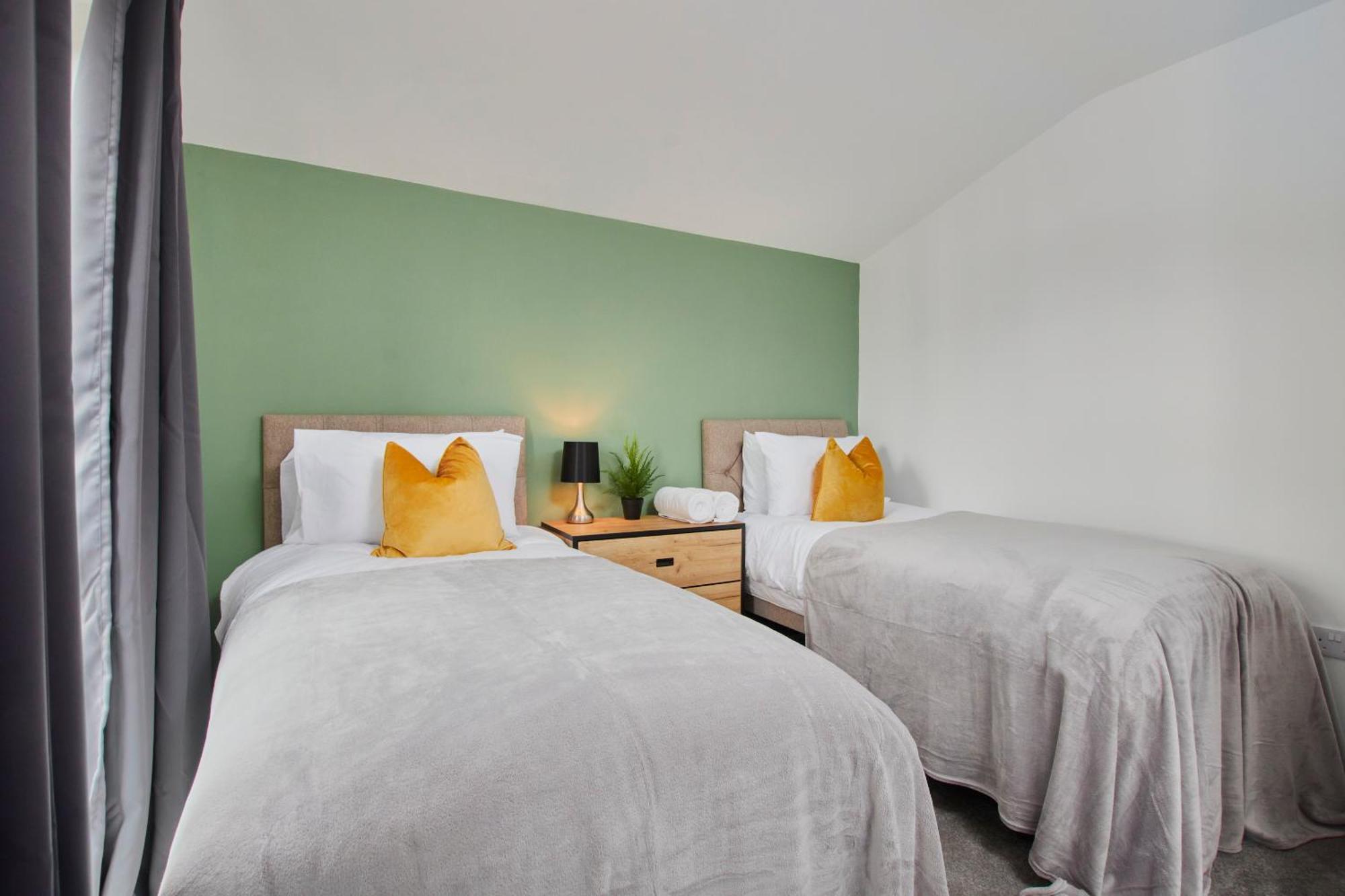 Purestay Manchester: 5-bedroom Business Haven *