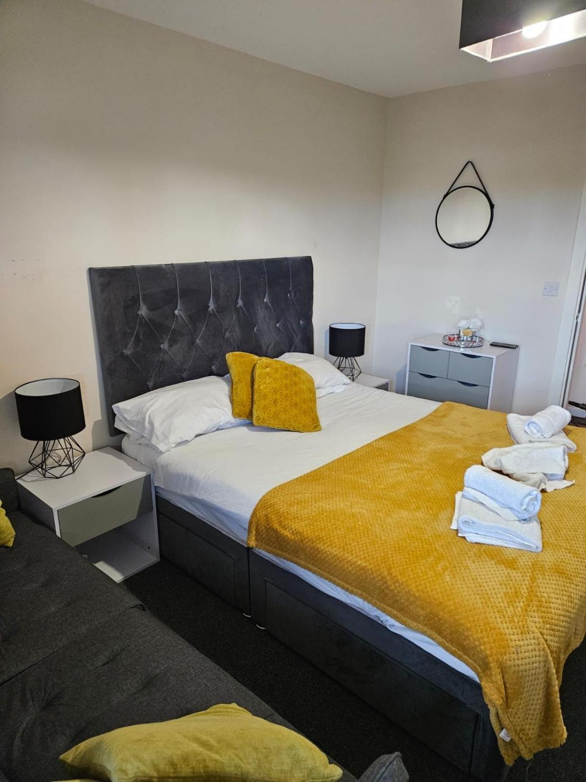 Apartment Holiday Home Manchester