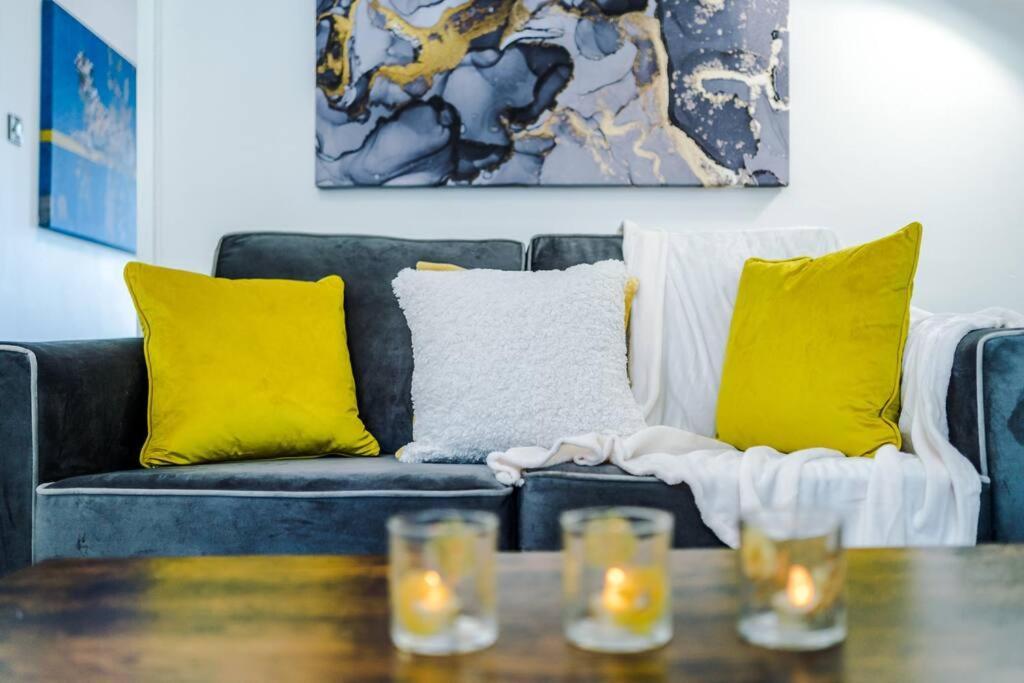 Cosy & Bright 2 Bedroom House Apartment Manchester