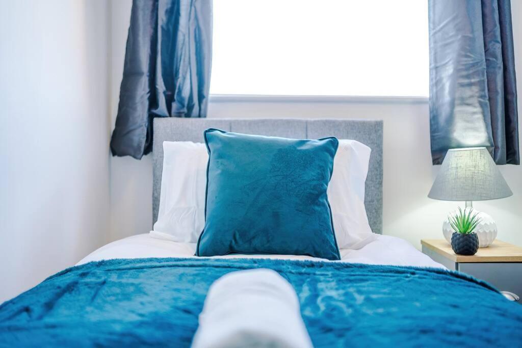 Cosy & Bright 2 Bedroom House