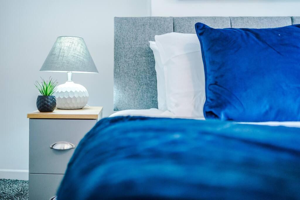 Cosy & Bright 2 Bedroom House Apartment