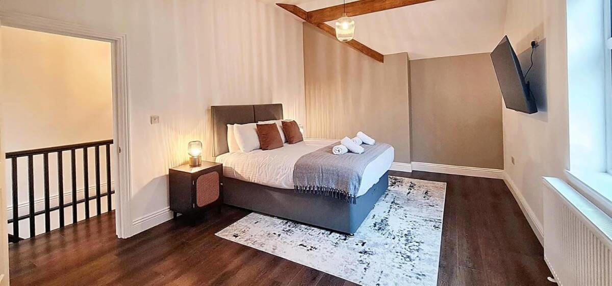 Holiday home Stunning Luxury Spacious - 5 Bedrooms - Rest & Recharge In