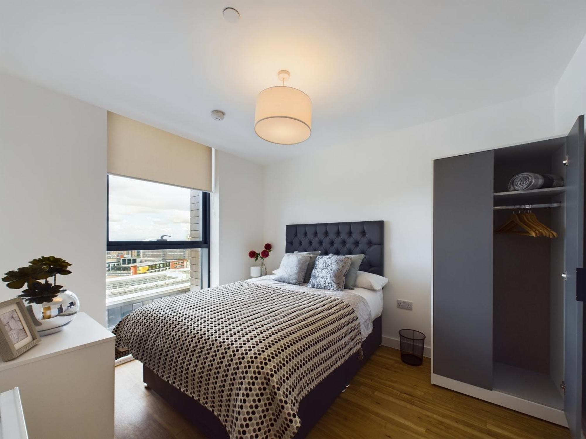 Apartment New! 2 Bedroom Flat In Waters By With Us, Perfect For Families, Couples & Groups, Free Private Parking! *