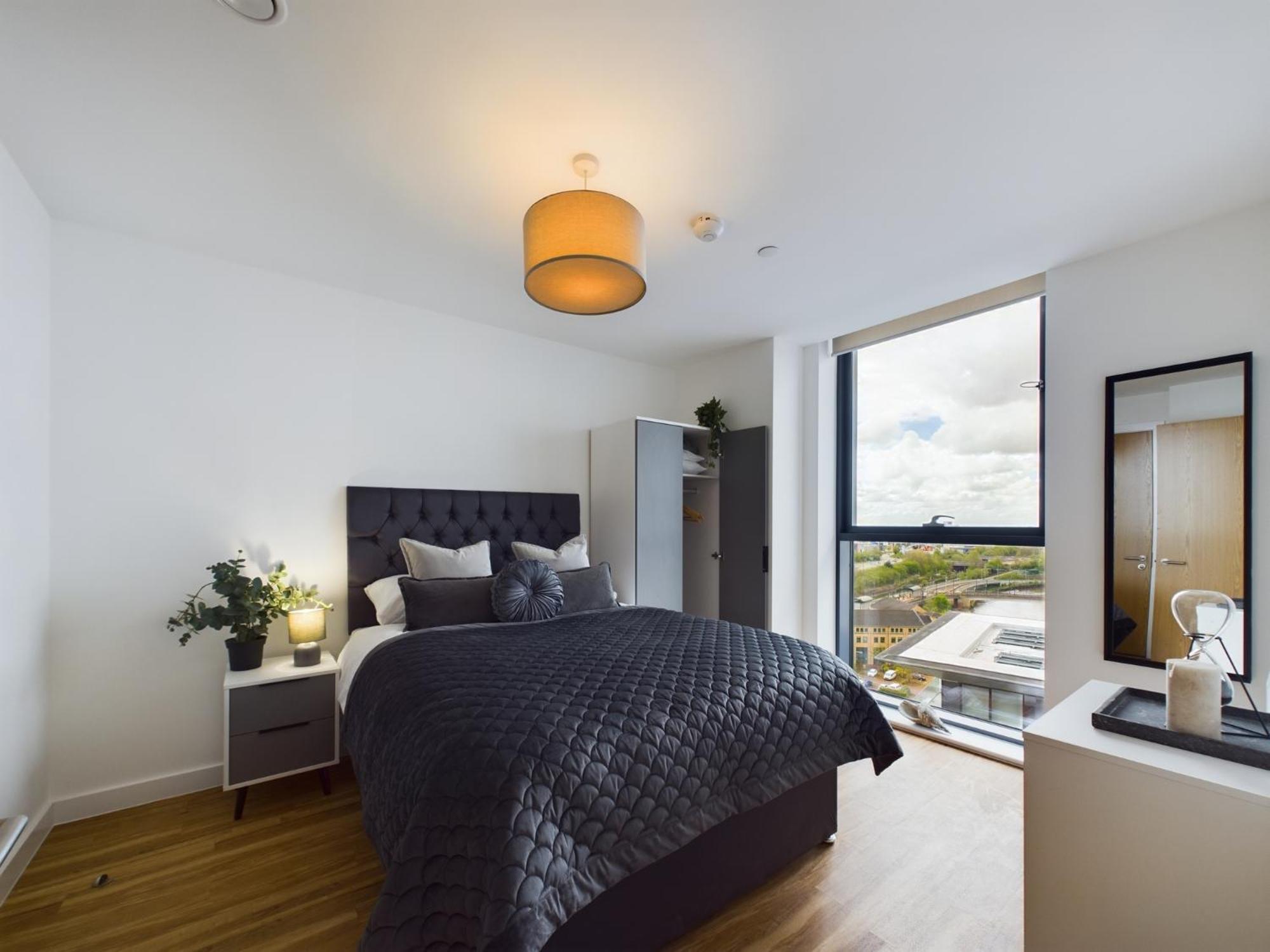 New! 2 Bedroom Flat In Waters By With Us, Perfect For Families, Couples & Groups, Free Private Parking! Apartment Manchester