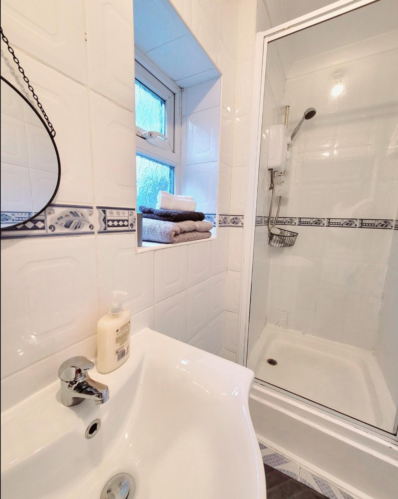 Apartment Charming Near Centre By Etihad Coop Arena