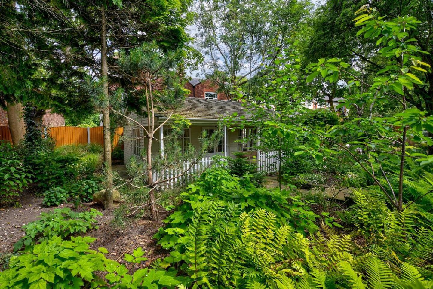 Garden In Hidden Oasis Pass The Keys *