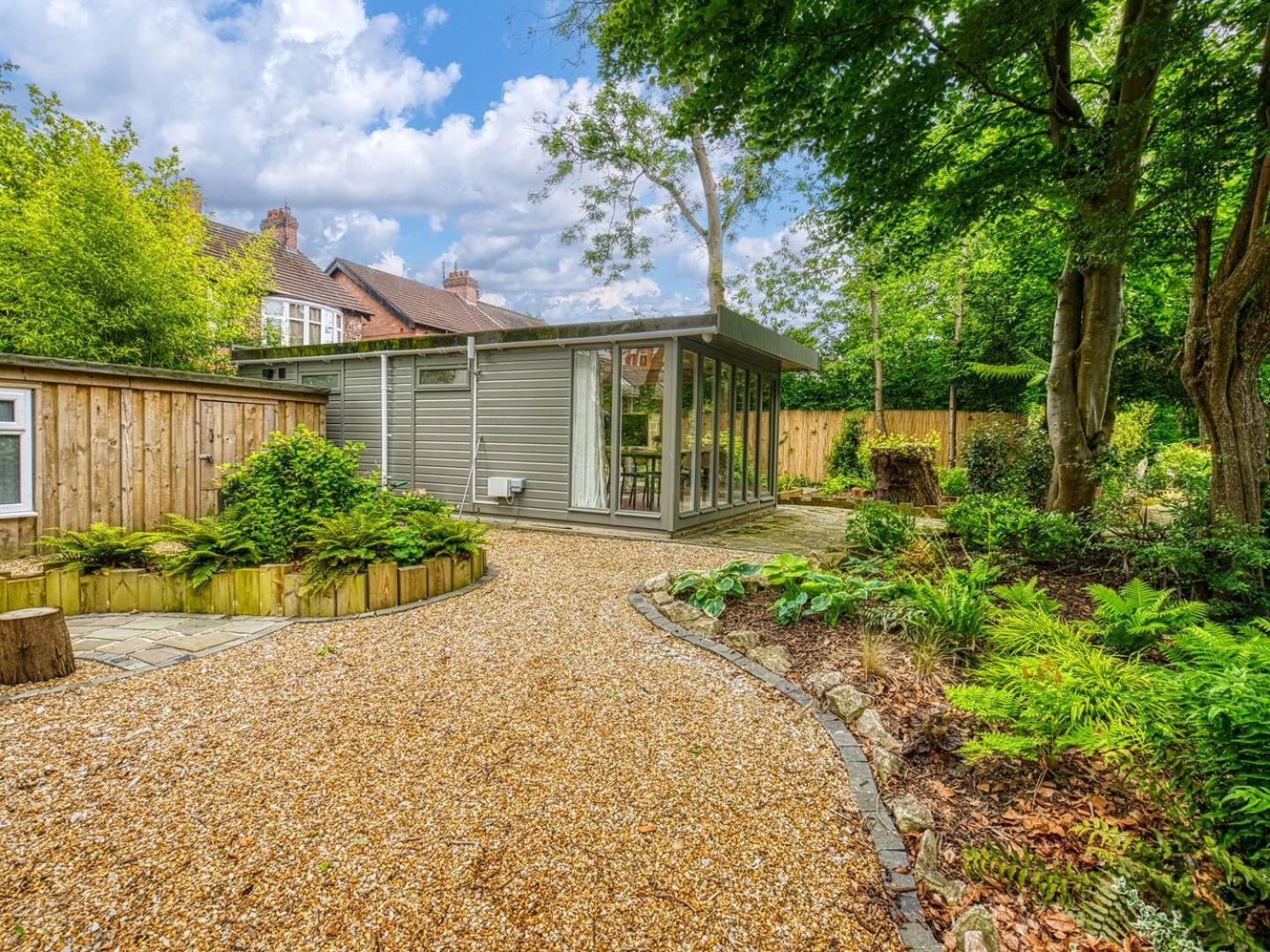 Garden In Hidden Oasis Pass The Keys Holiday home