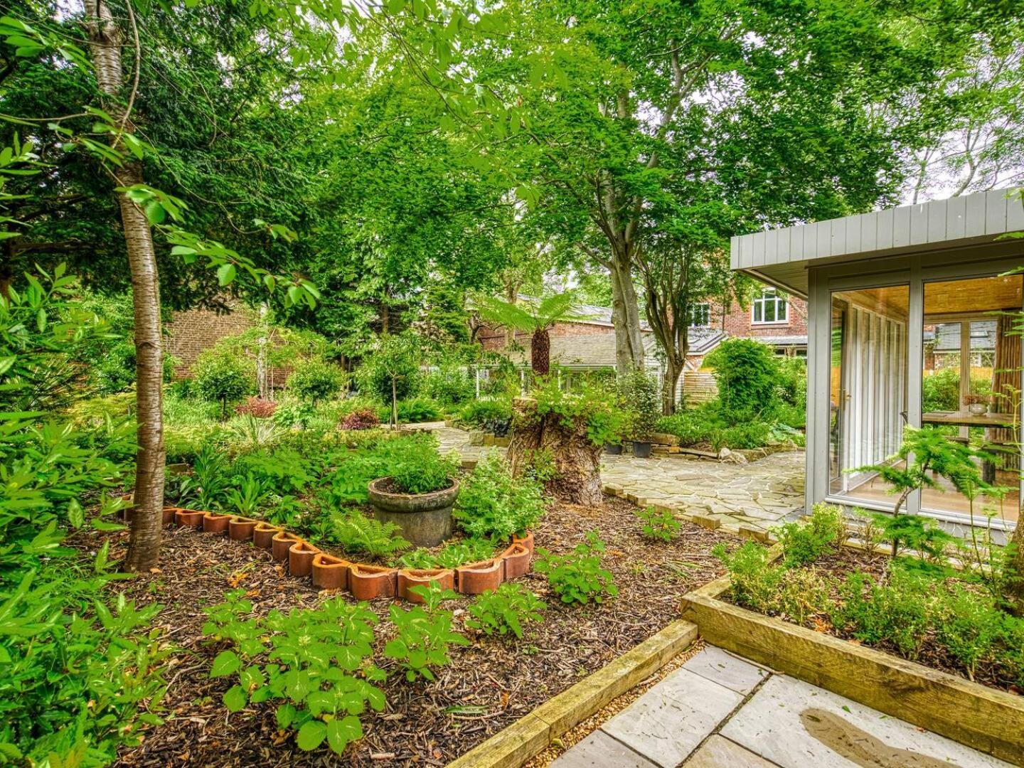 Holiday home Garden In Hidden Oasis Pass The Keys