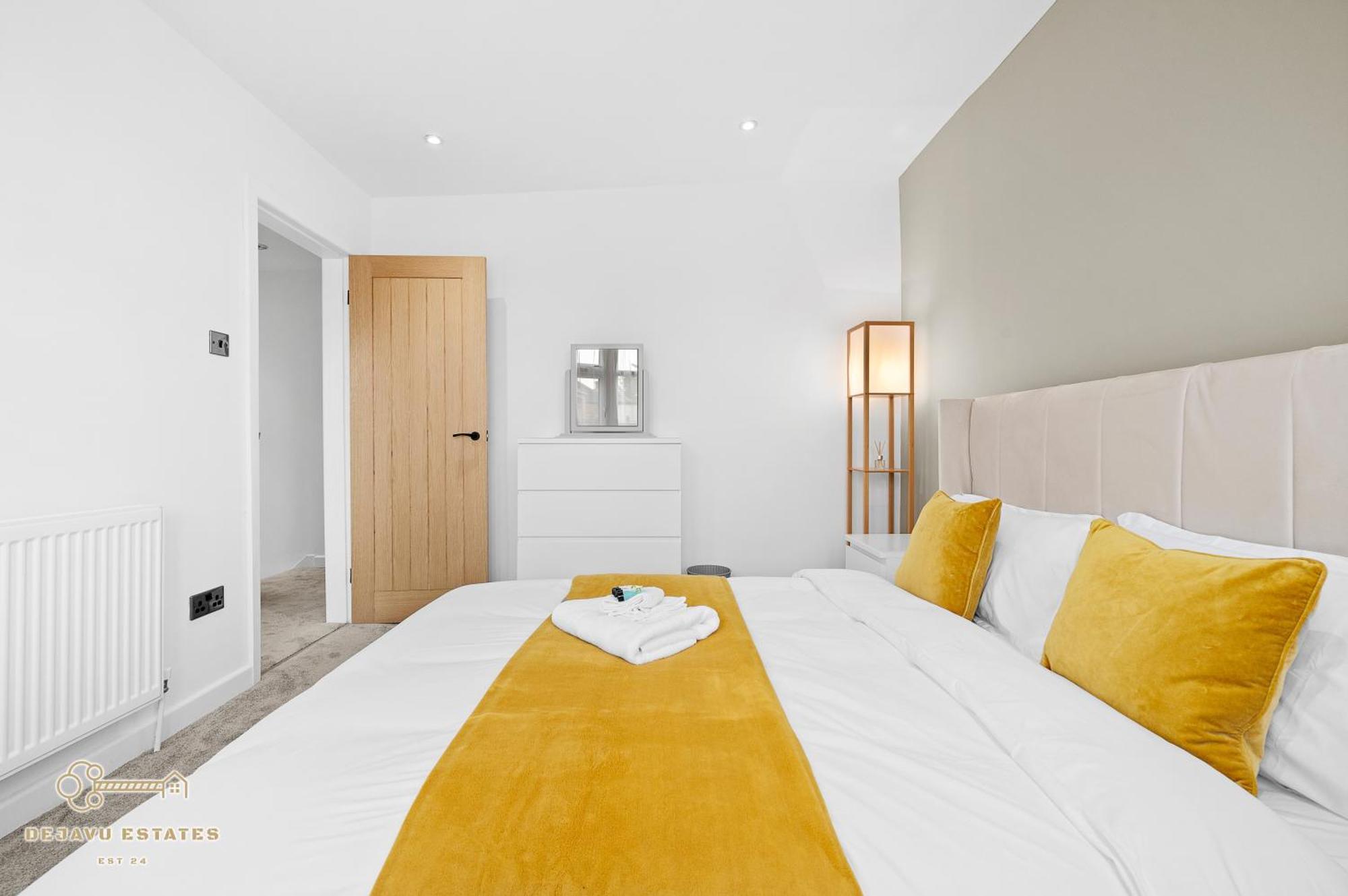 Holiday home Entire Modern & Spacious 3bdr In Right Next To Coop Live & Ethiad *