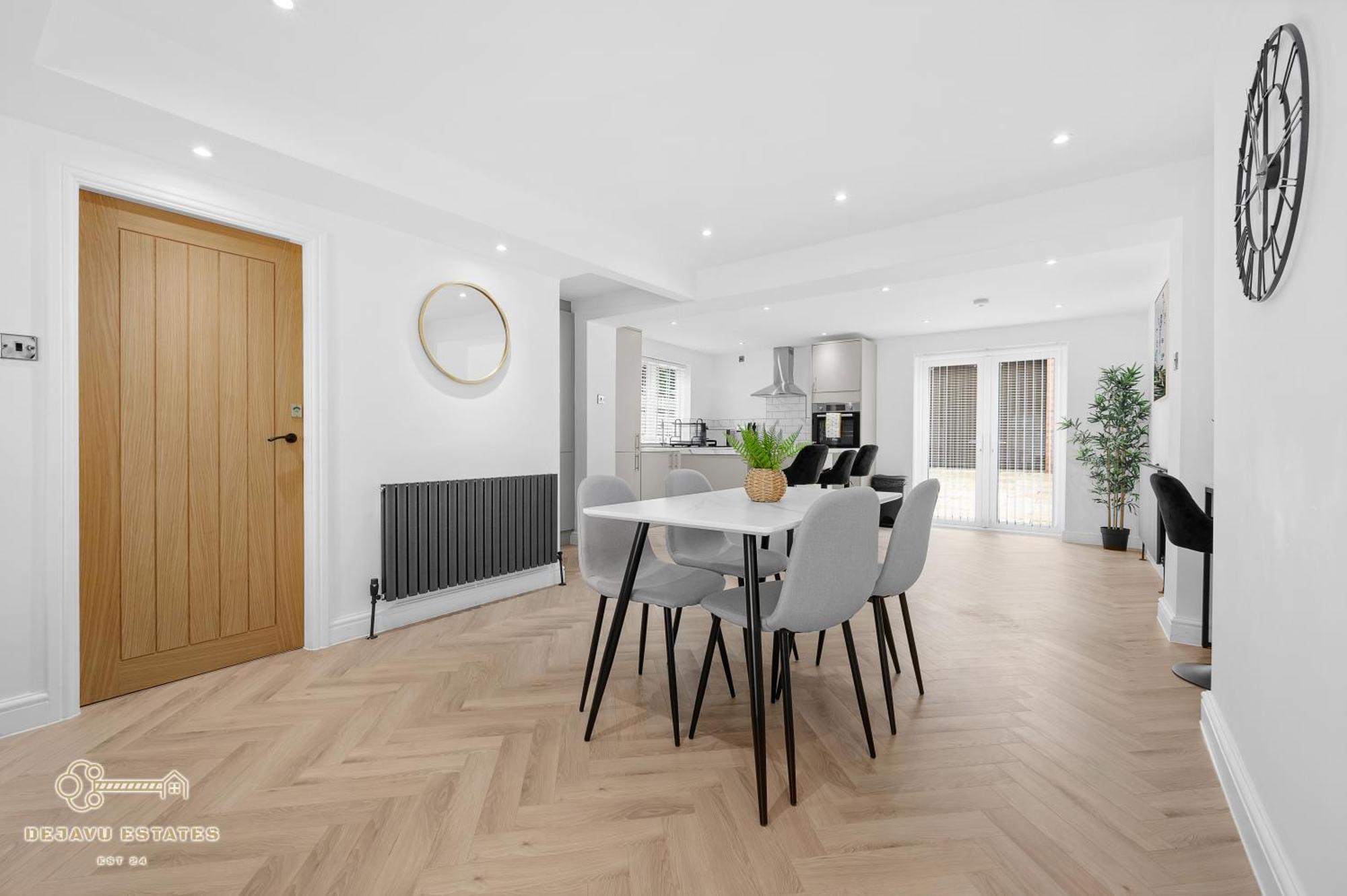 Holiday home Entire Modern & Spacious 3bdr In Right Next To Coop Live & Ethiad *