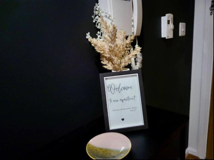 The Stylish With Free Parking Apartment *