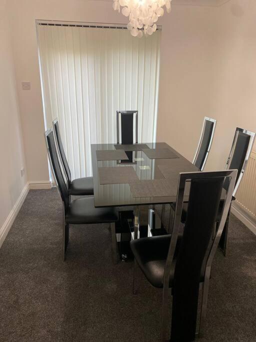 Cosy 4br In Prestwich With Free Parking Manchester