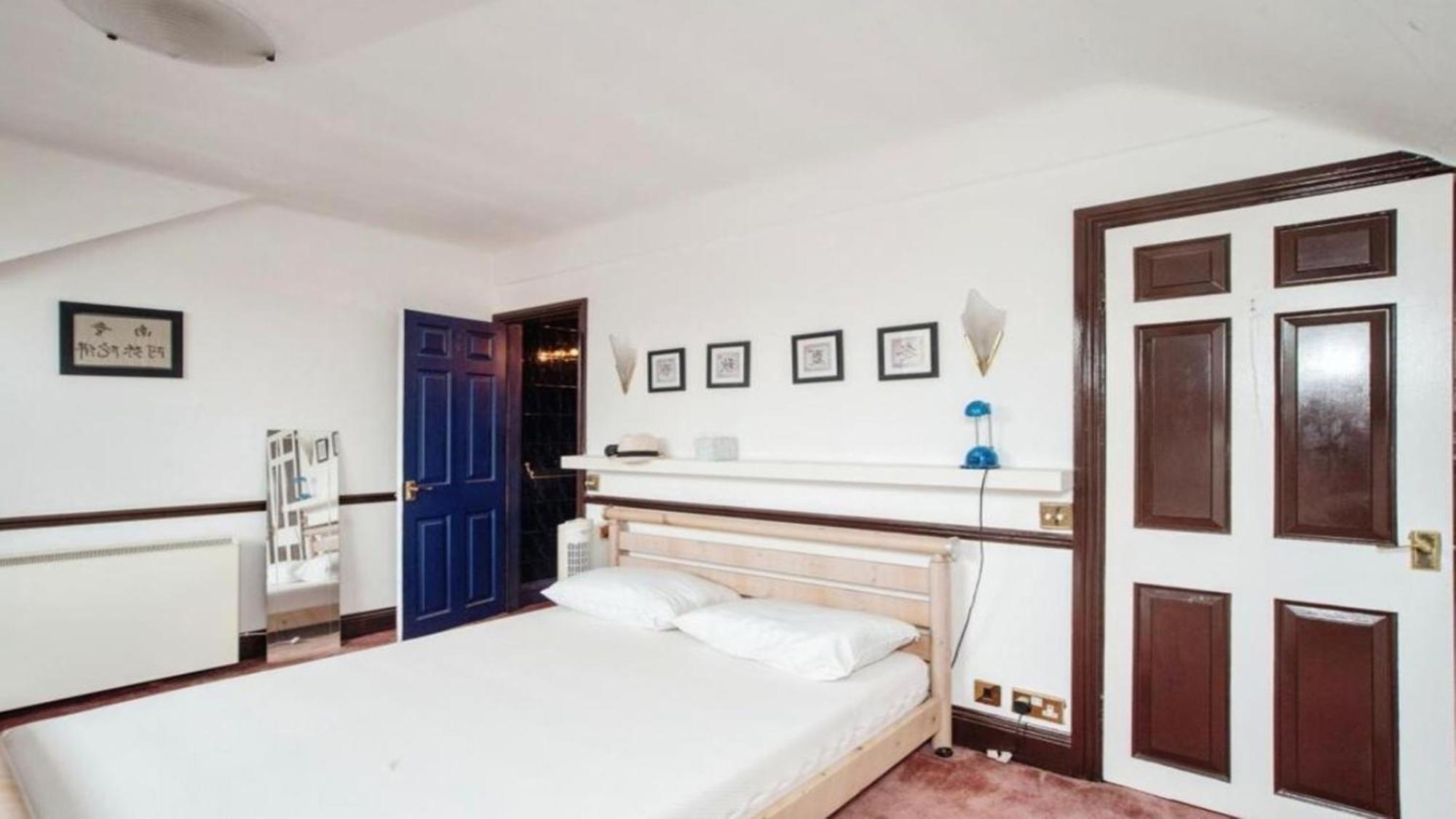 Bright 4 Beds Apartment Manchester