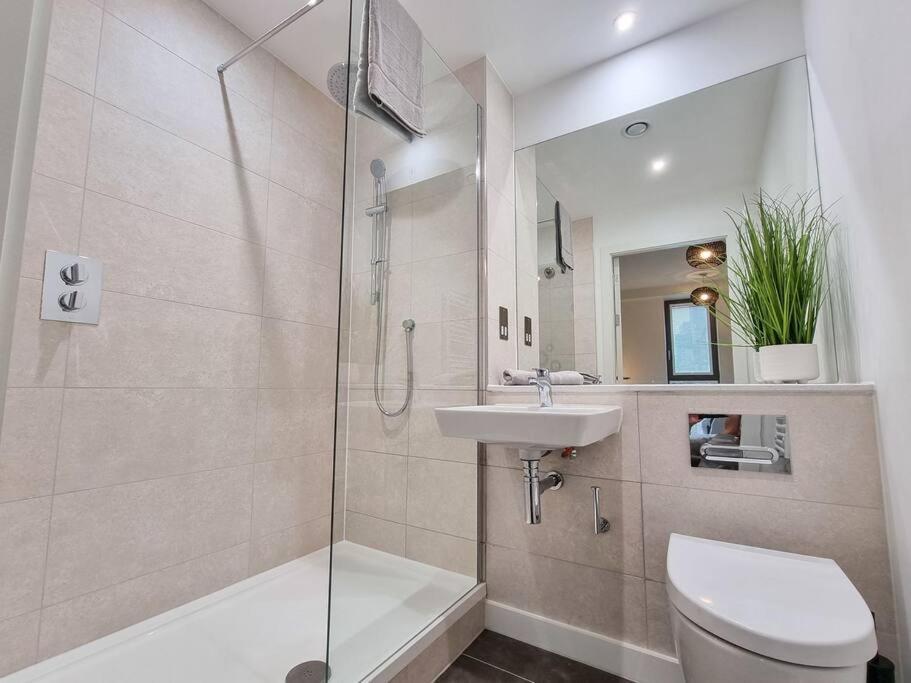 Stunning 4-bedroom Townhouse With Free Parking * Manchester