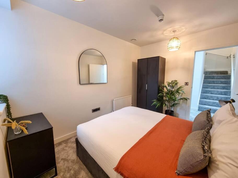 Holiday home Stunning 4-bedroom Townhouse With Free Parking Manchester