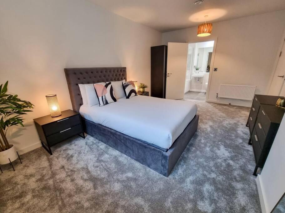 Holiday home Stunning 4-bedroom Townhouse With Free Parking Manchester