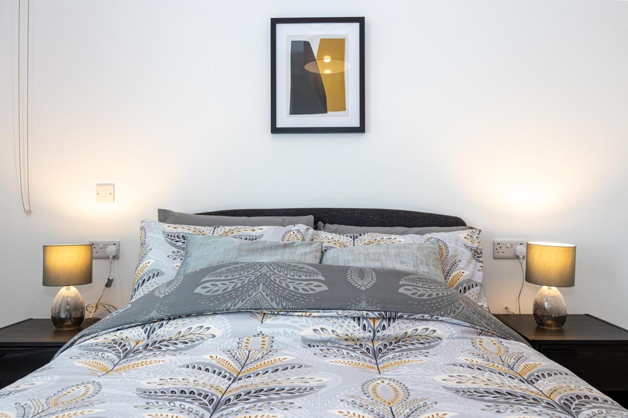 Royal Ebony By Asquare Lettings Apartment *