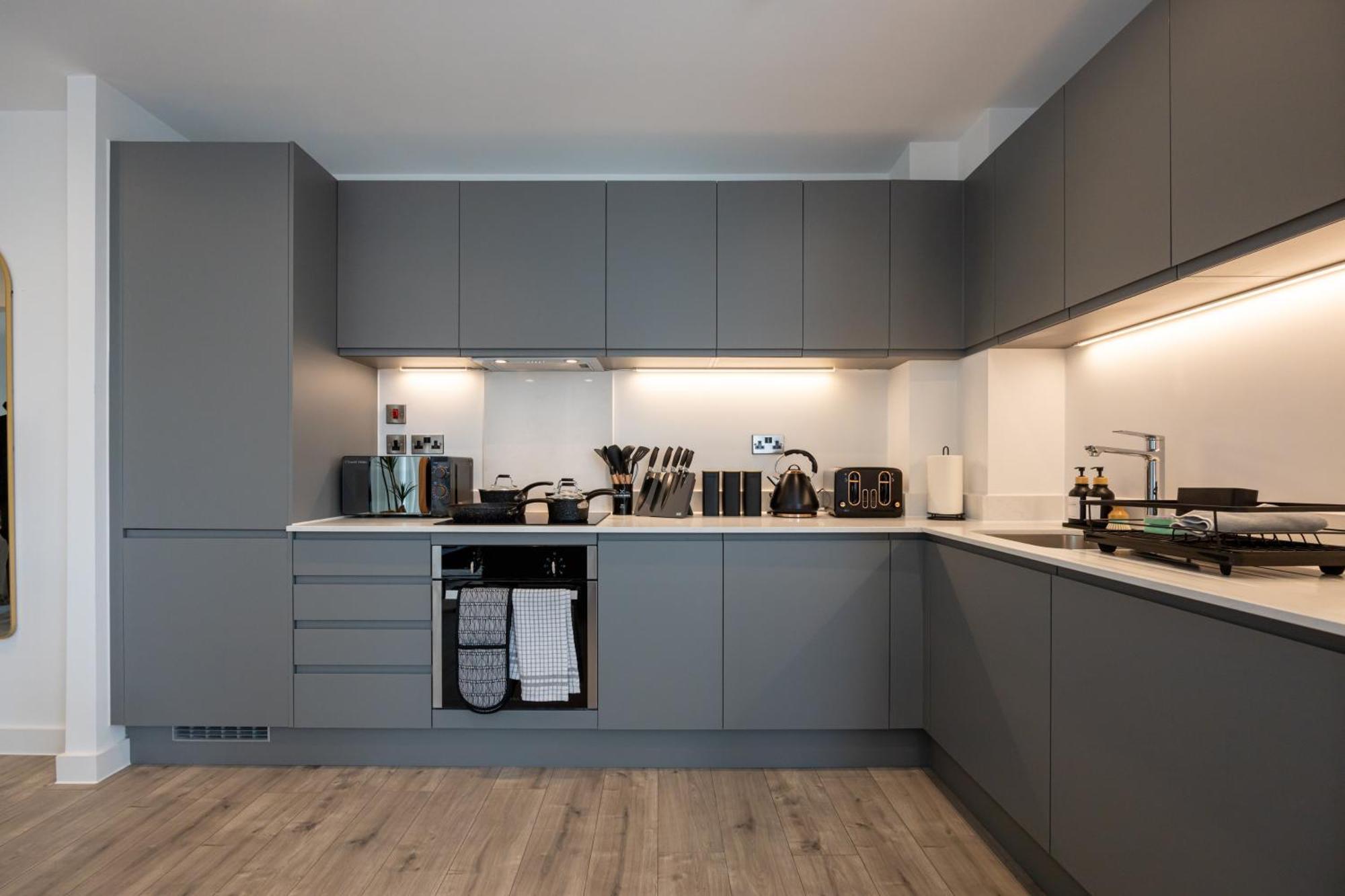 Apartment Royal Ebony By Asquare Lettings