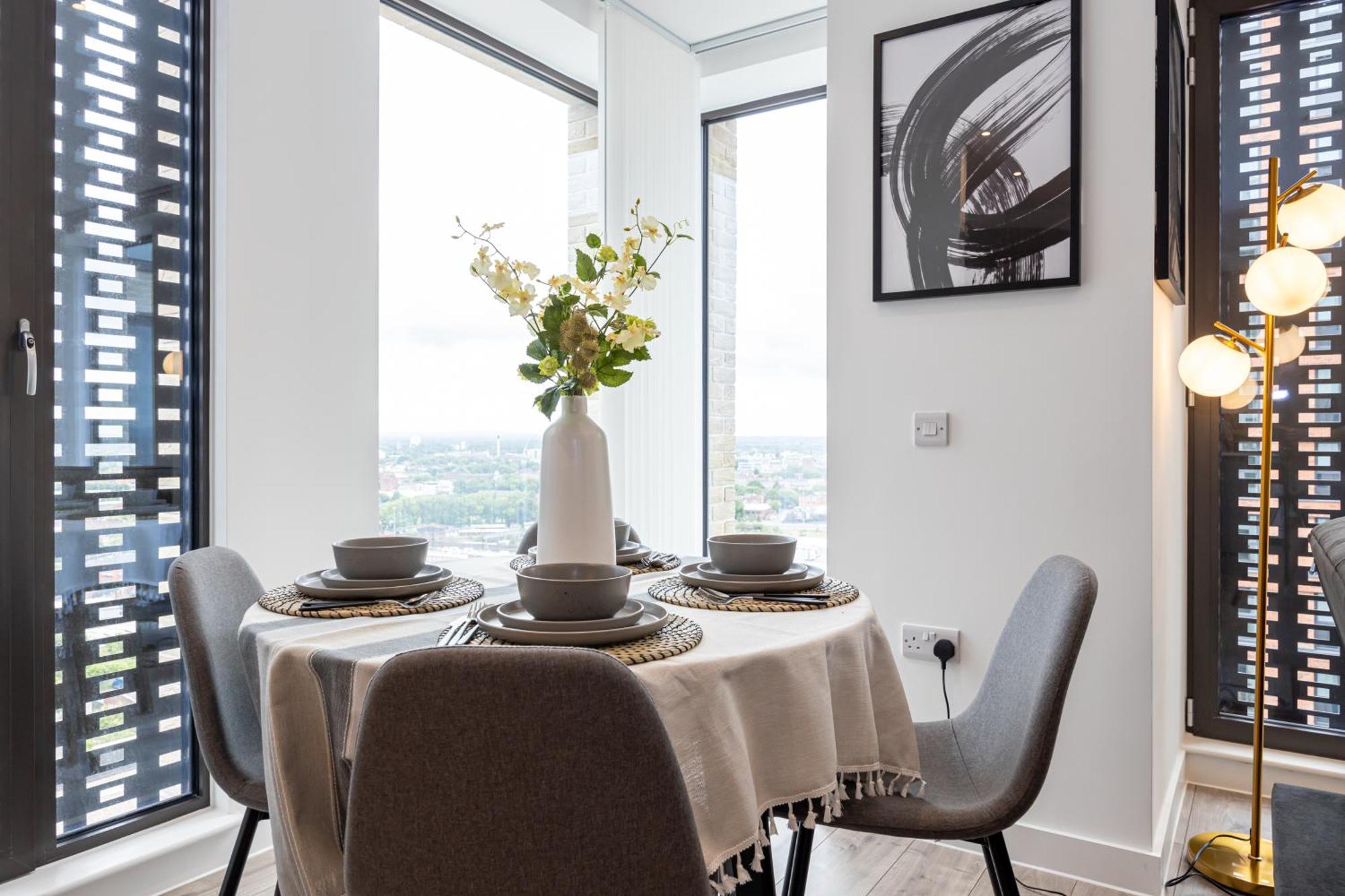Royal Ebony By Asquare Lettings Apartment *