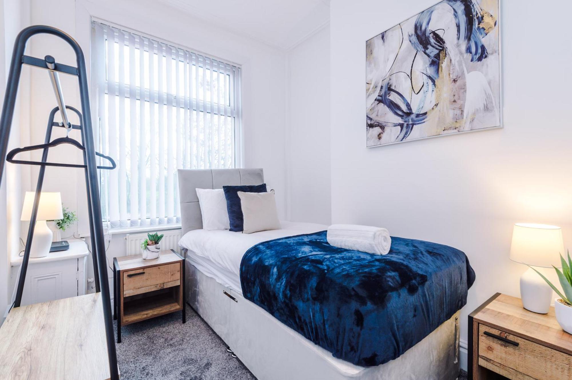 Holiday home Sleek And Stylish 3 Bedroom *