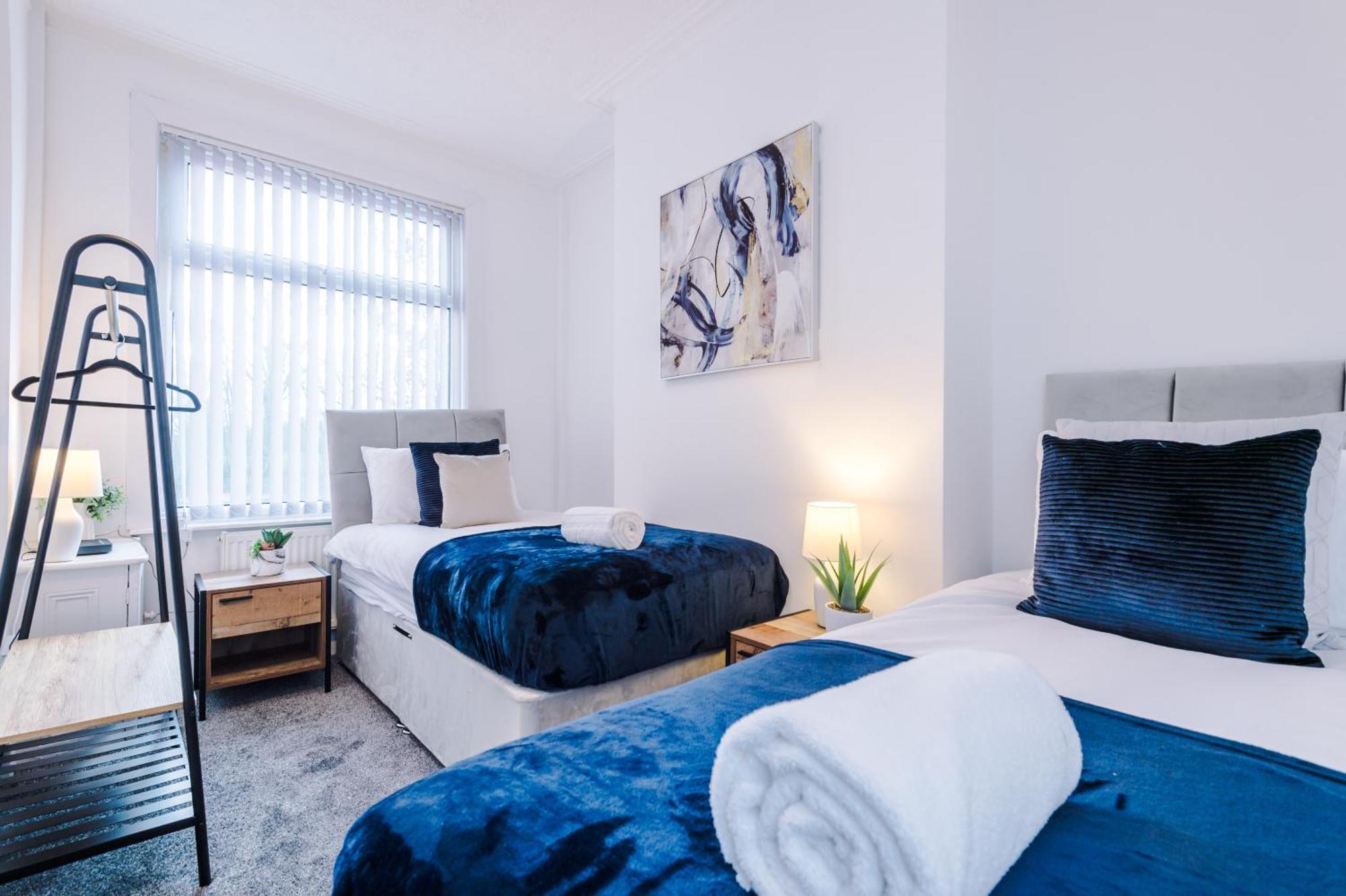 Holiday home Sleek And Stylish 3 Bedroom *