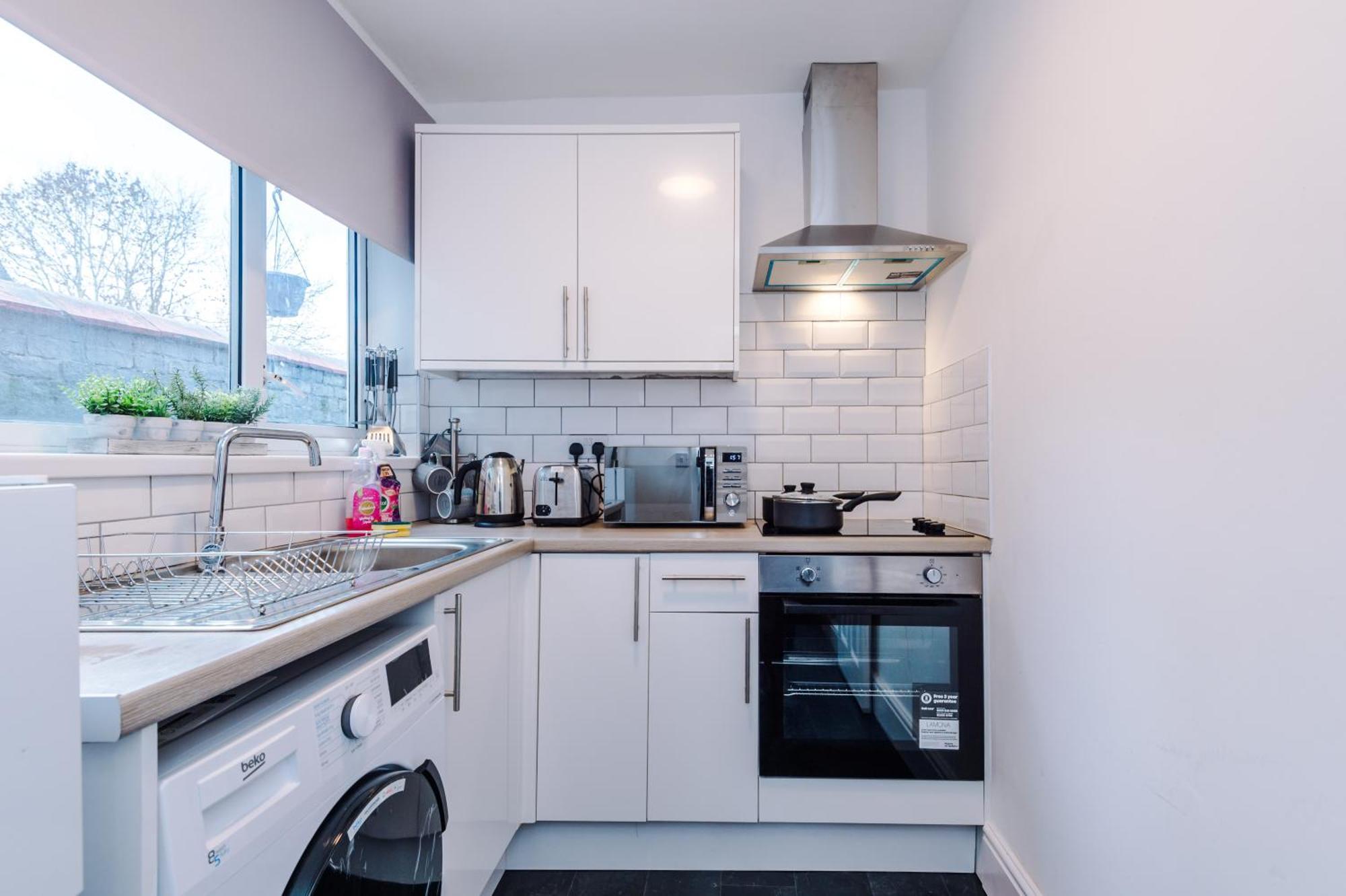 Sleek And Stylish 3 Bedroom * Manchester