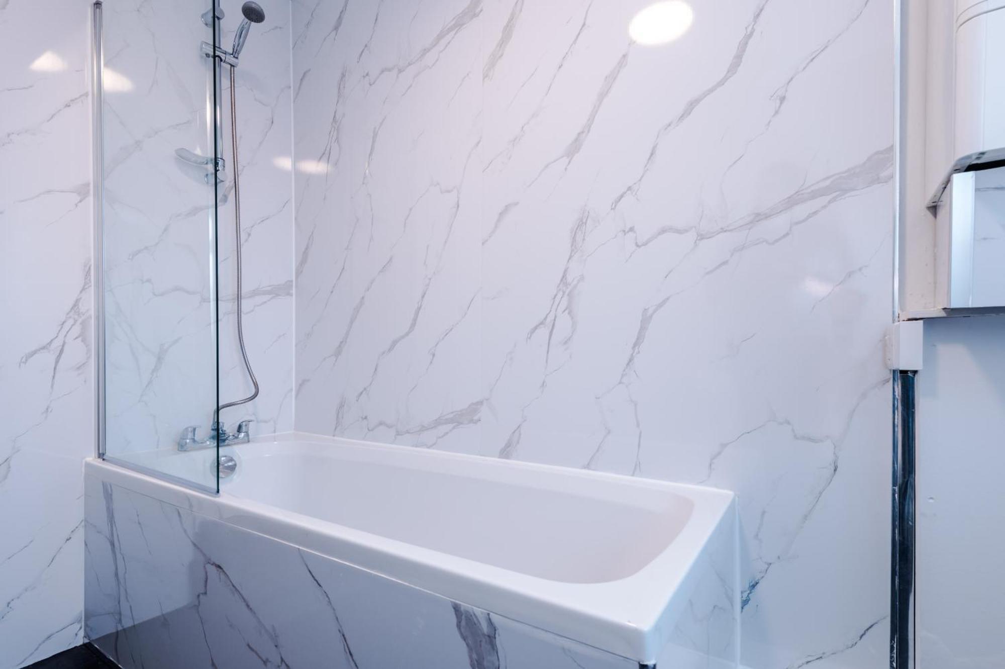 Sleek And Stylish 3 Bedroom Manchester