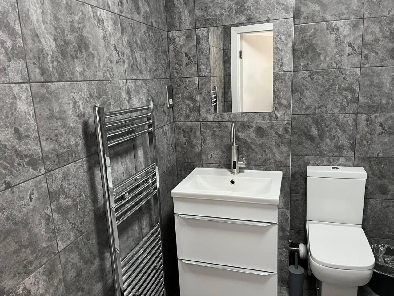 Apartment Lovely 2-bed In *