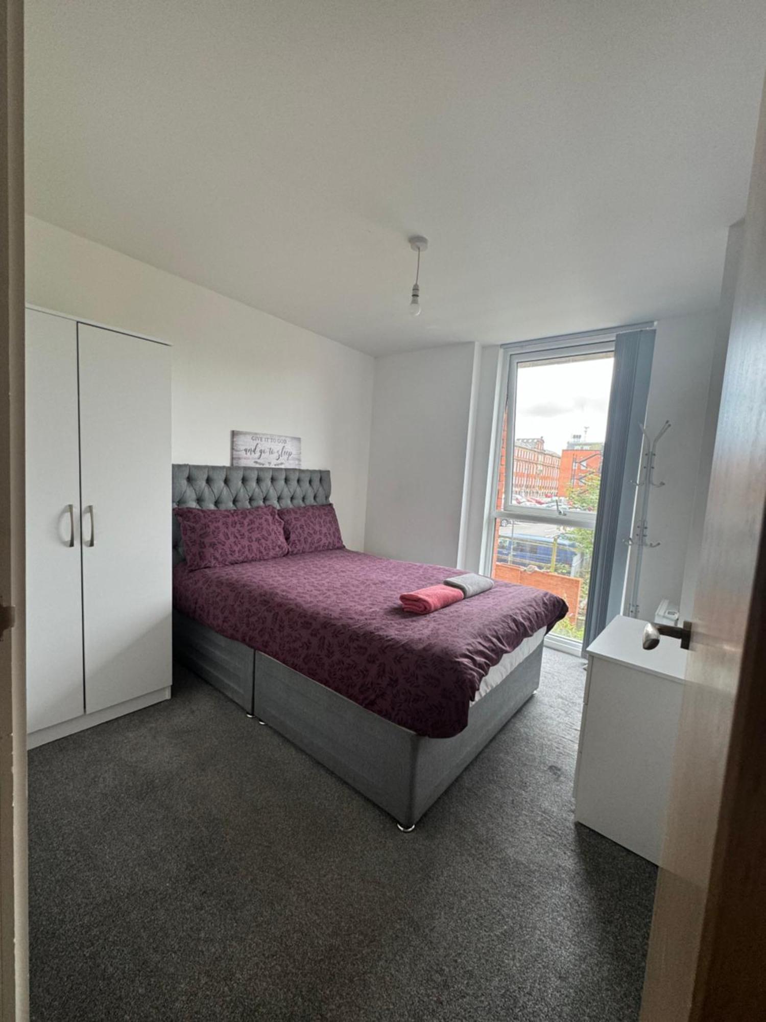 Luxury 1br Near Town