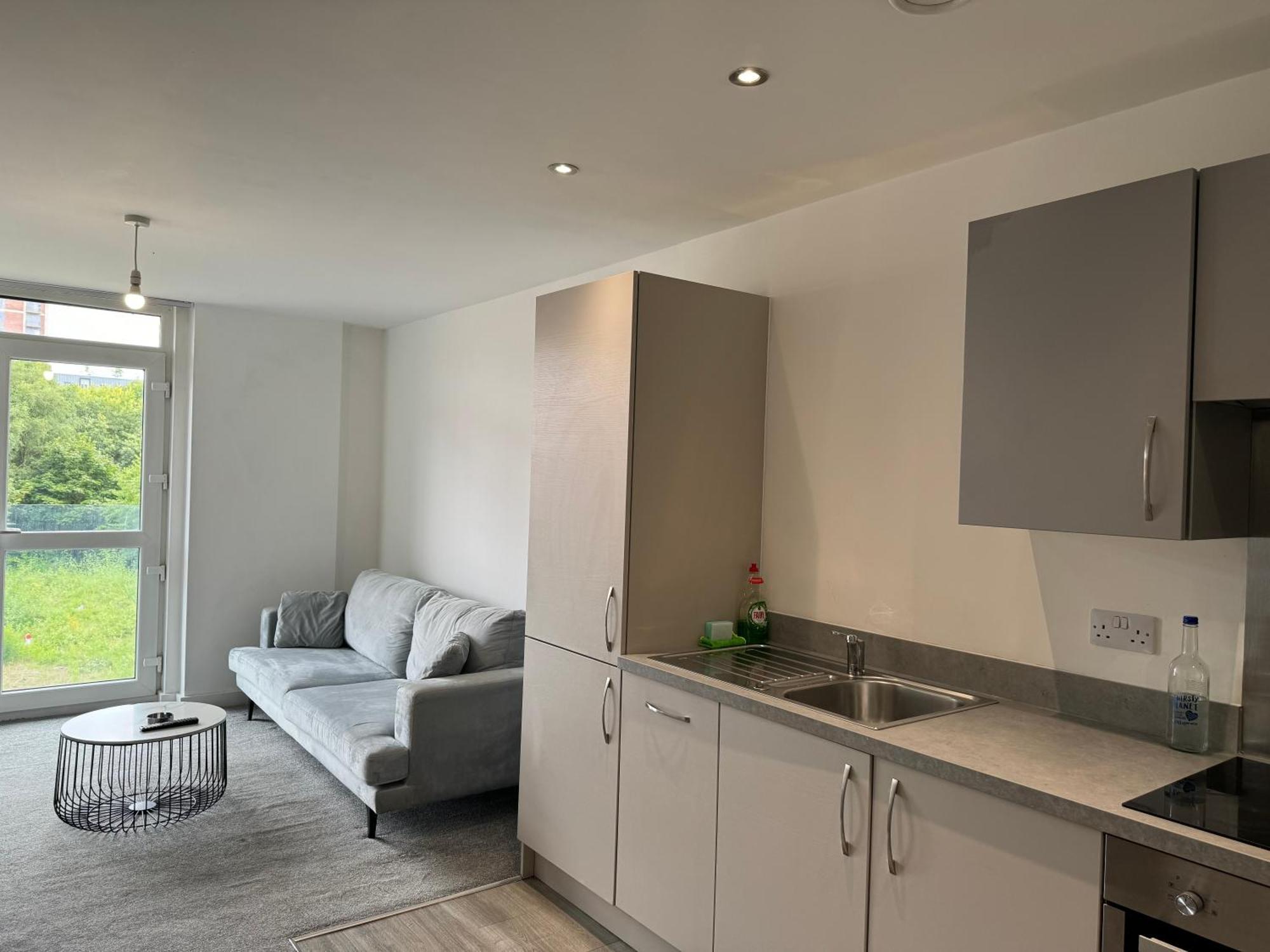 Apartment Luxury 1br Near Town Manchester