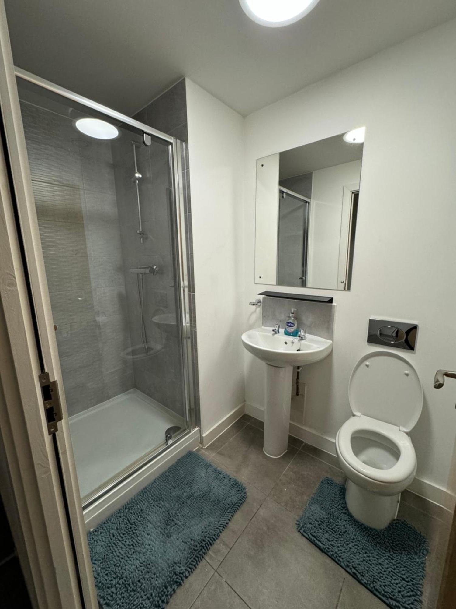 Apartment Luxury 1br Near Town *
