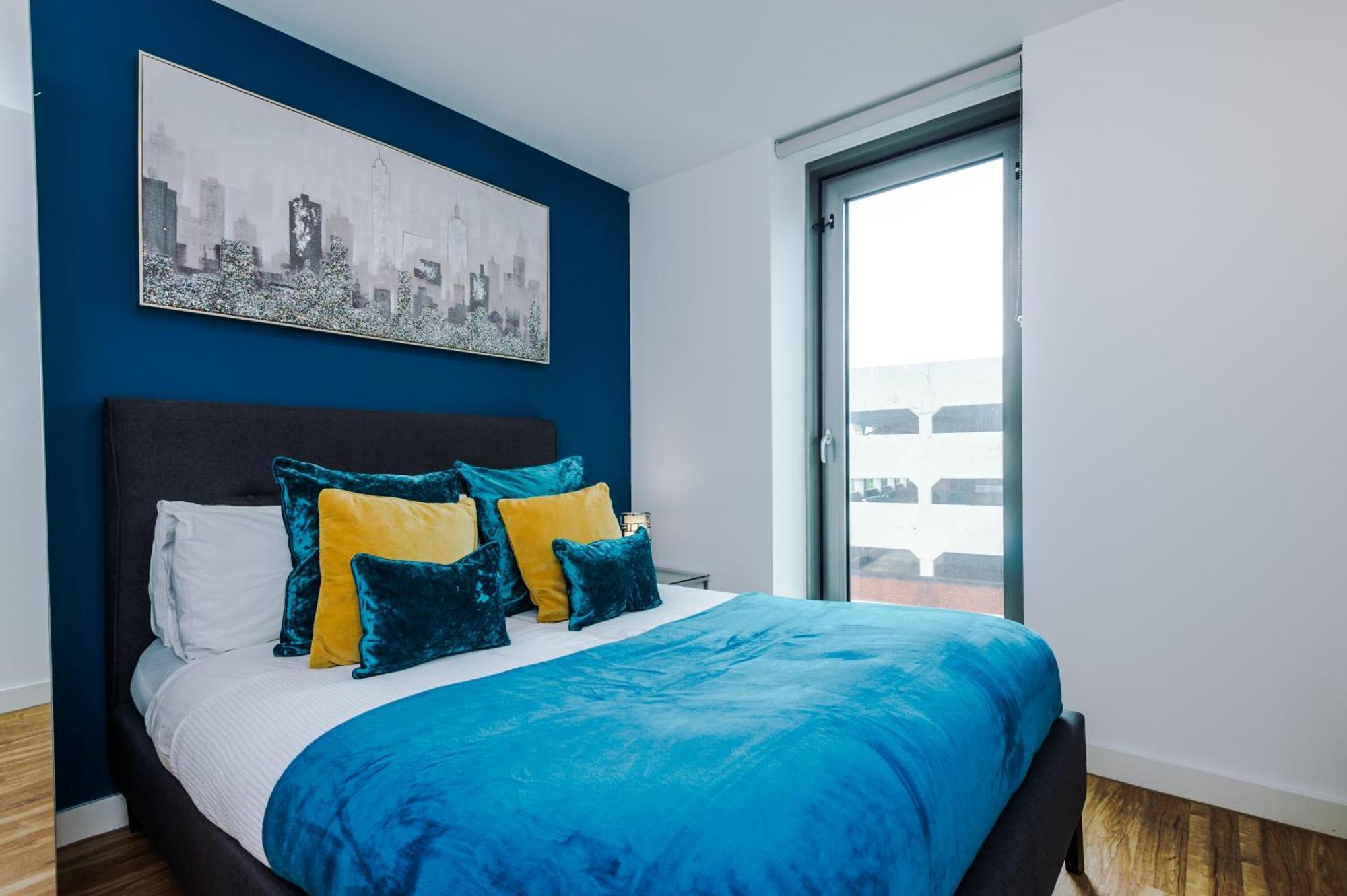 Lux Livin' - Luxury 2 Bed With Skyline View & 24 Hour Gym Apartment