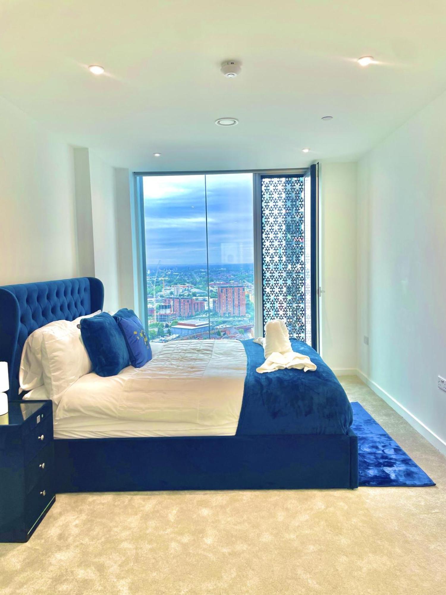 Deansgate - Luxespa - Skyline - Breakfast Manchester