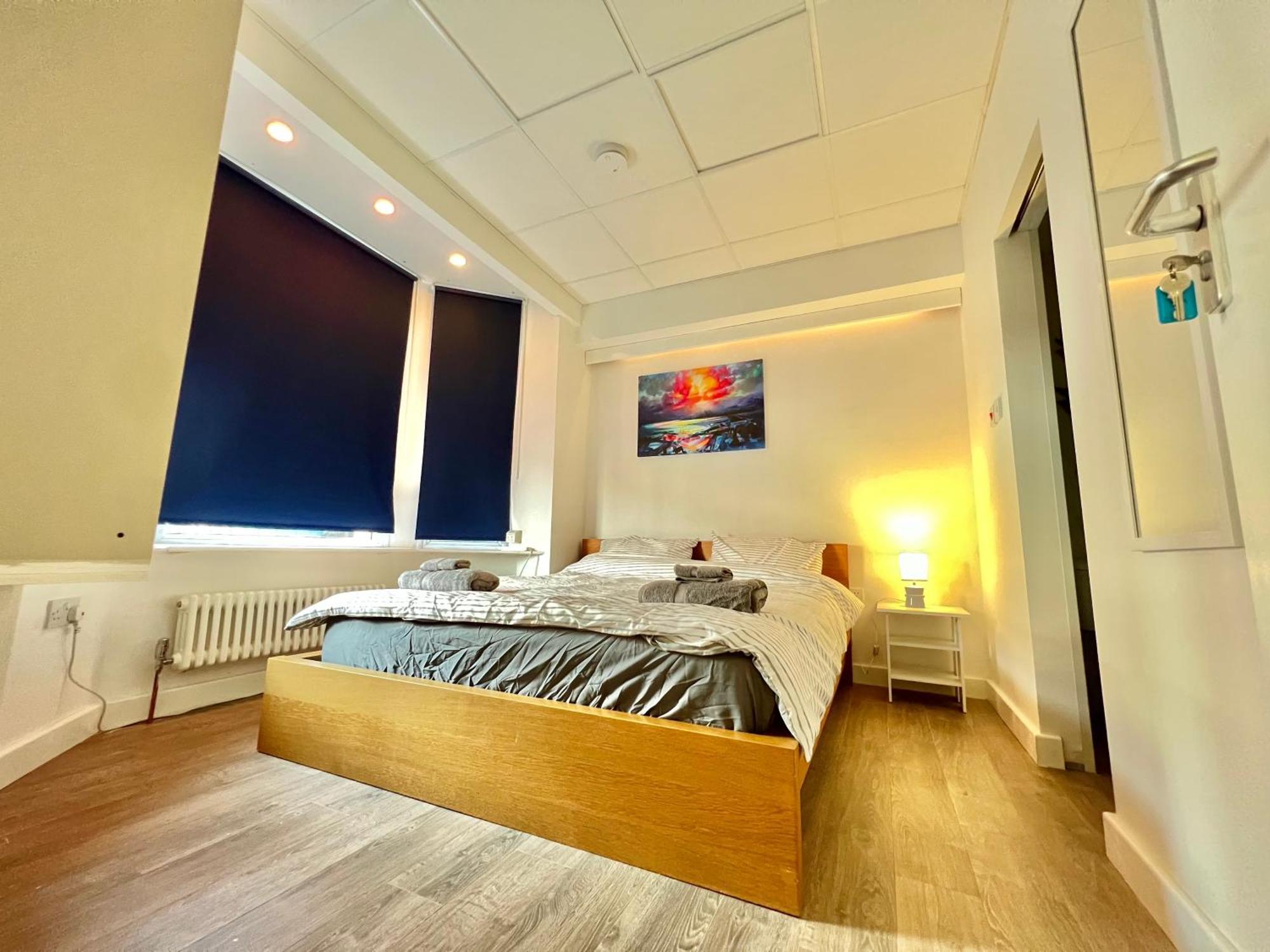 Lux Super King Private Bath Mediacity, Mufc, Salford Homestay Manchester