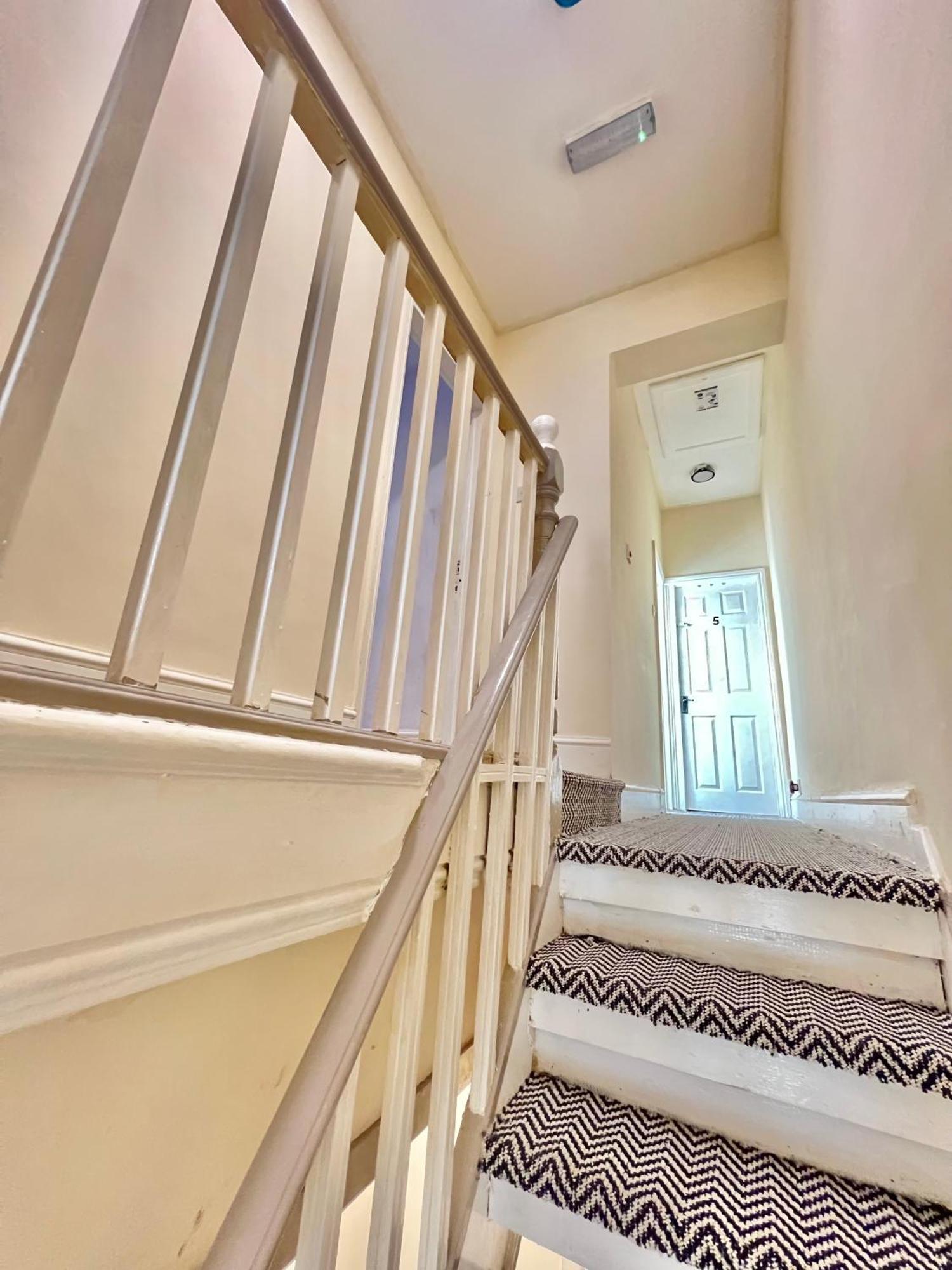Homestay Lux Super King Private Bath Mediacity, Mufc, Salford *