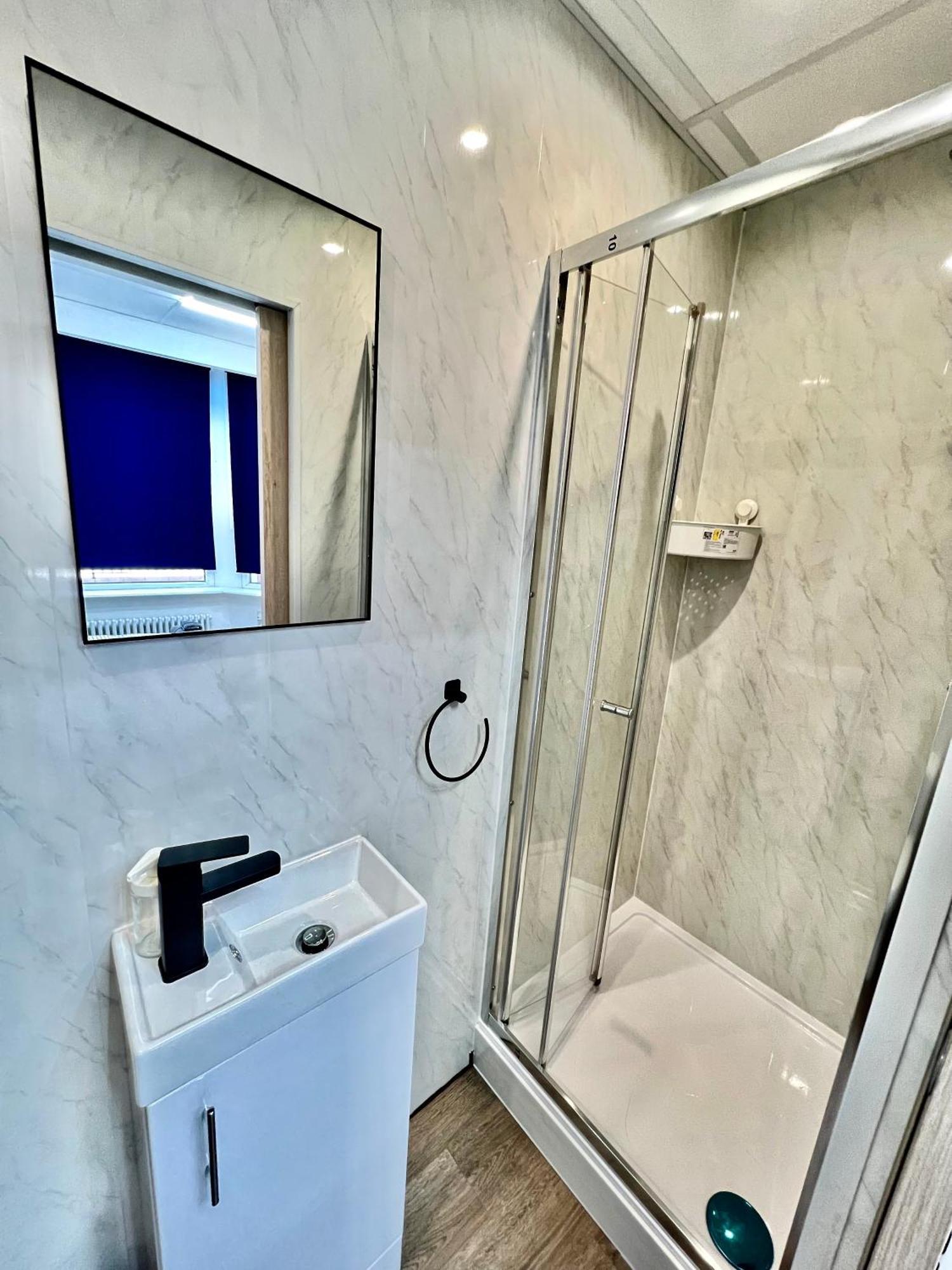 Homestay Lux Super King Private Bath Mediacity, Mufc, Salford *