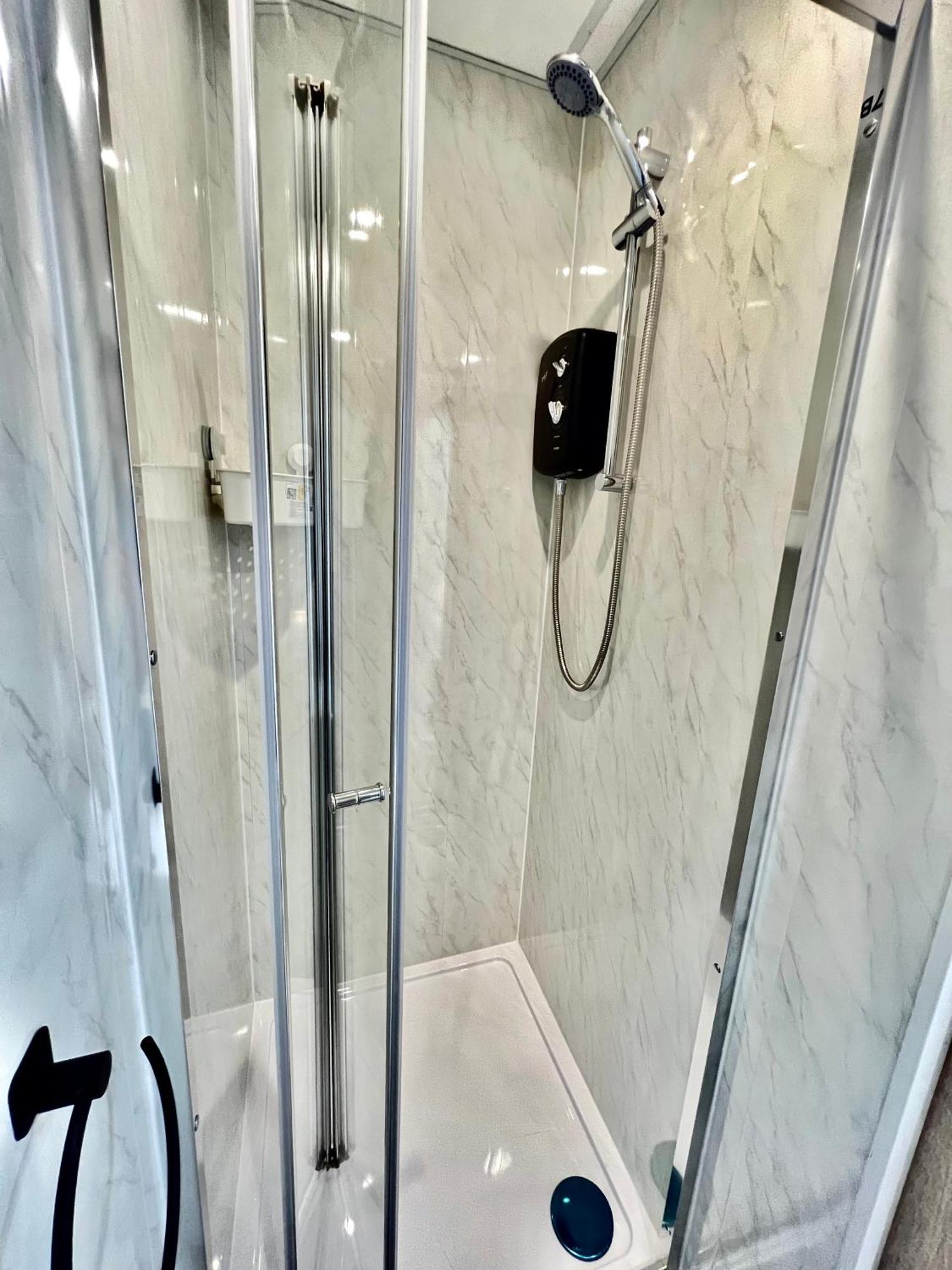 Lux Super King Private Bath Mediacity, Mufc, Salford * Manchester